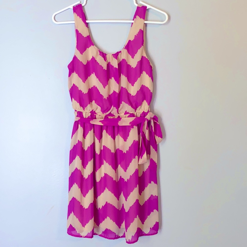 Beige and magenta chevron dress size XS